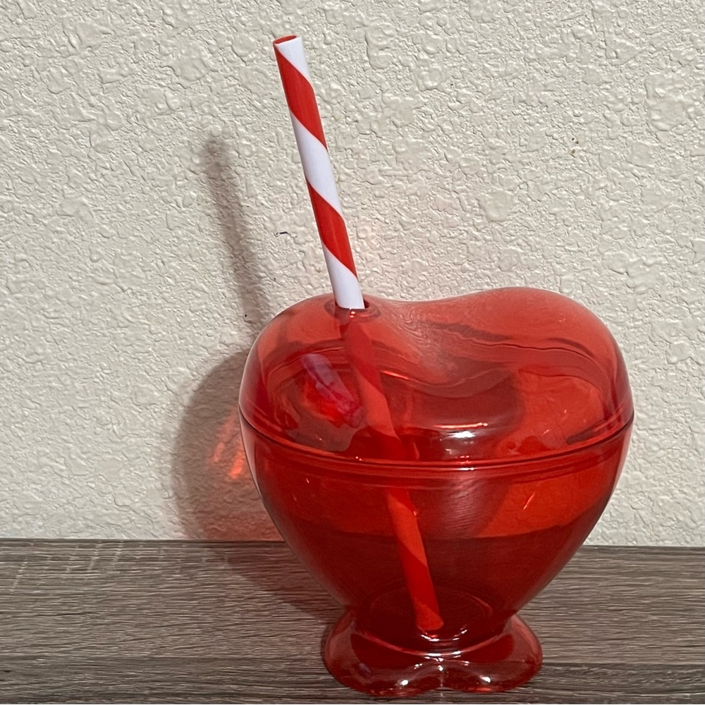 NWOT Heart Cup With Straw